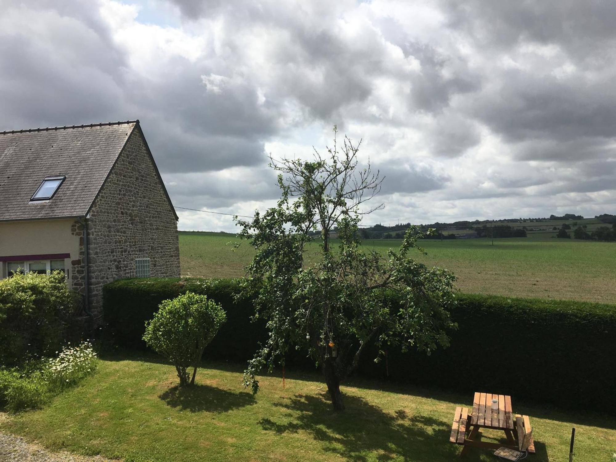 Deux Maisons Authentiques, Vue Bocage Proche Mont St-Michel, Domaine De L'Angeviniere Saint-Laurent-de-Terregatte 外观 照片