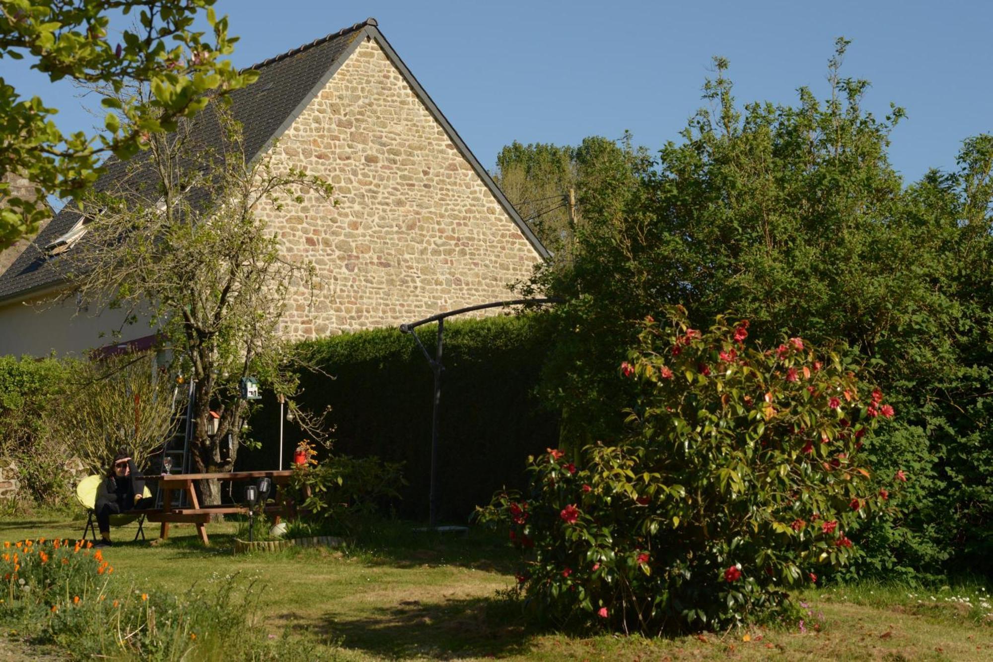 Deux Maisons Authentiques, Vue Bocage Proche Mont St-Michel, Domaine De L'Angeviniere Saint-Laurent-de-Terregatte 外观 照片